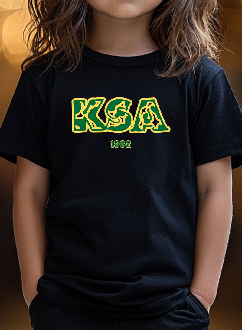 لوحة تيشيرت قطن للأطفال مناسب للأولاد والبنات لمناسبة اليوم الوطني السعودي أو للفخر بالانتماء للوطن في كل الأوقات - Image 2