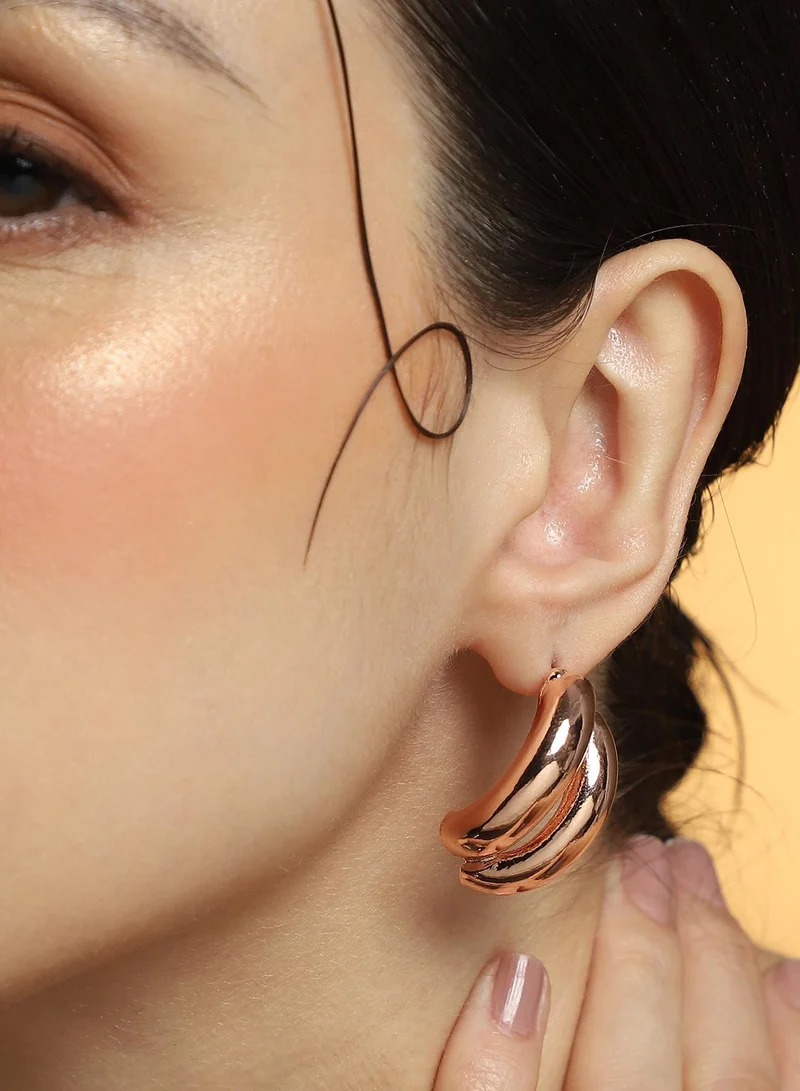 سوهي أقراط نسائية دائرية من خليط معدني بلون وردي بمشبك خلفي