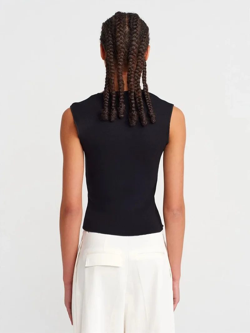 ديلفين Dilvin Fitted Sleeveless Crop Blouse With Square Neck