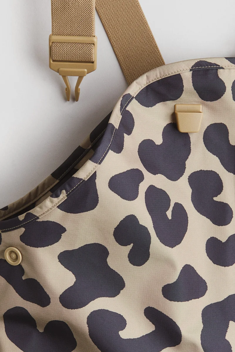 اتش اند ام بنطلون من نسيج مقاوم للمطر