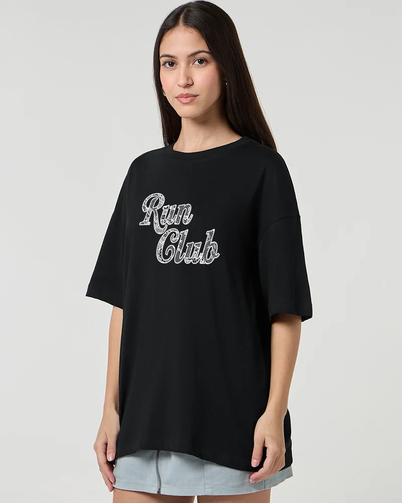 بيواكوف Women's Black Run Club Typography Oversized T-shirt