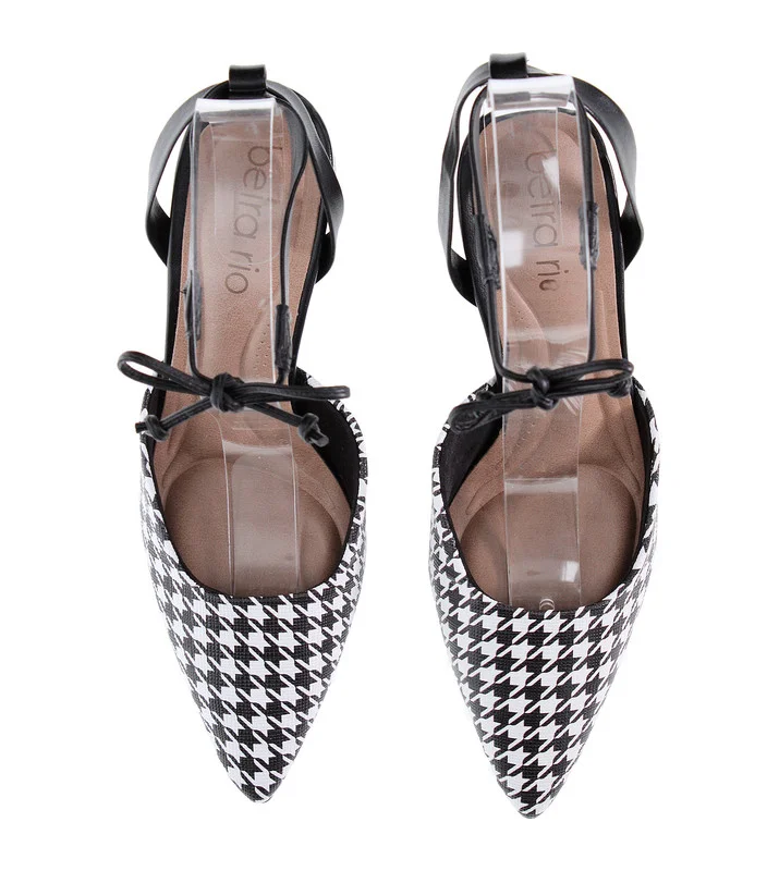 بيرا ريو Lilly Pointed Toe Ankle Strap High Heel Pumps