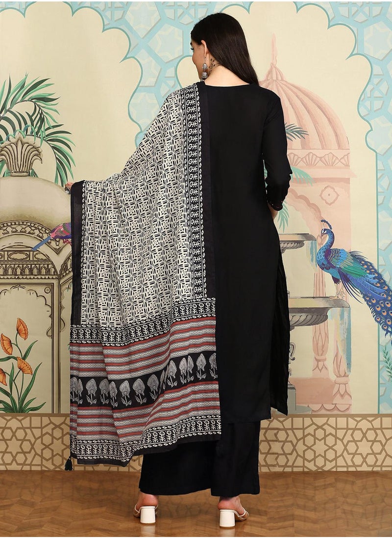 ISHIN A-Line Fit Yoke Design Pattern Round Neck Three-Quarter Sleeves Black Colour Knitted Cotton Kurta Set for Women with Semi Elastic Closure - Unmatched Grace and Comfort  - Image 5