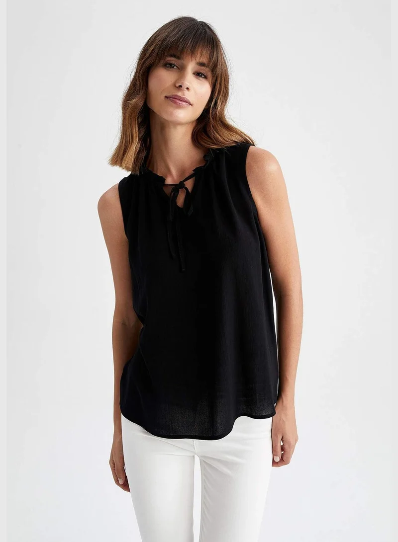 DeFacto Sleeveless Blouse