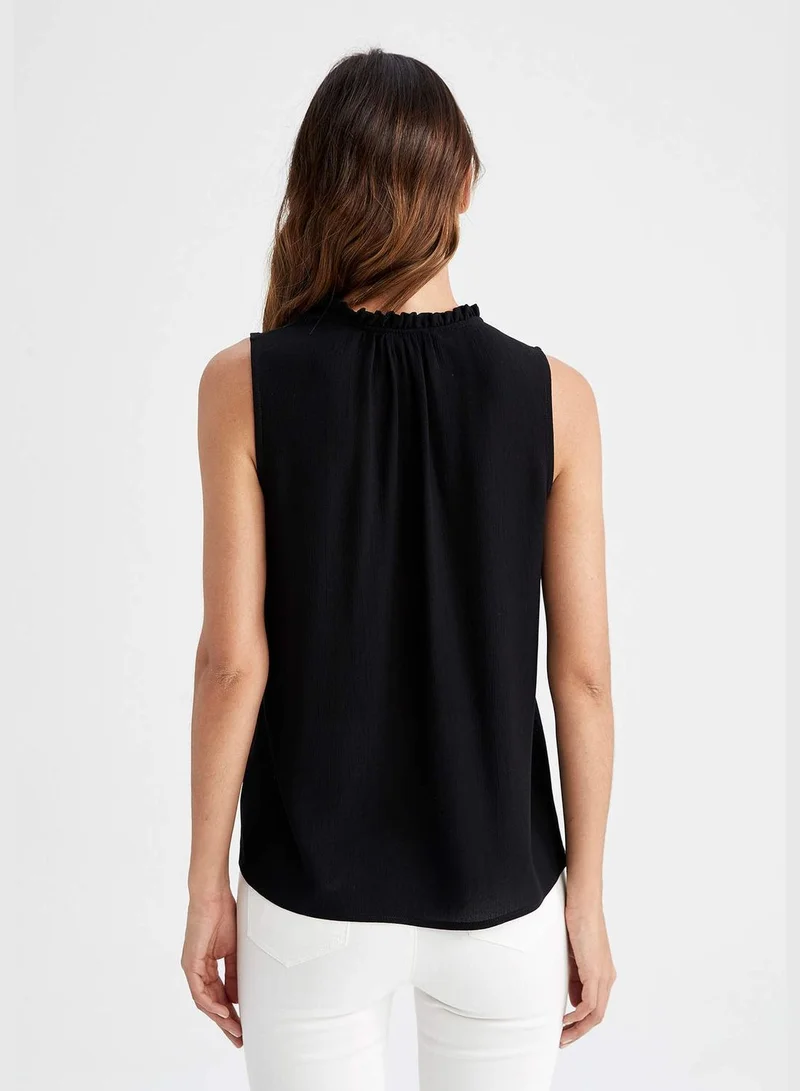 DeFacto Sleeveless Blouse