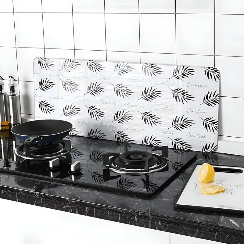 Oil Splatter Screen - Essential kitchen tool for mess-free cooking on gas stoves, with a durable rim for full pan coverage and easy cleaning maintenance - Image 1