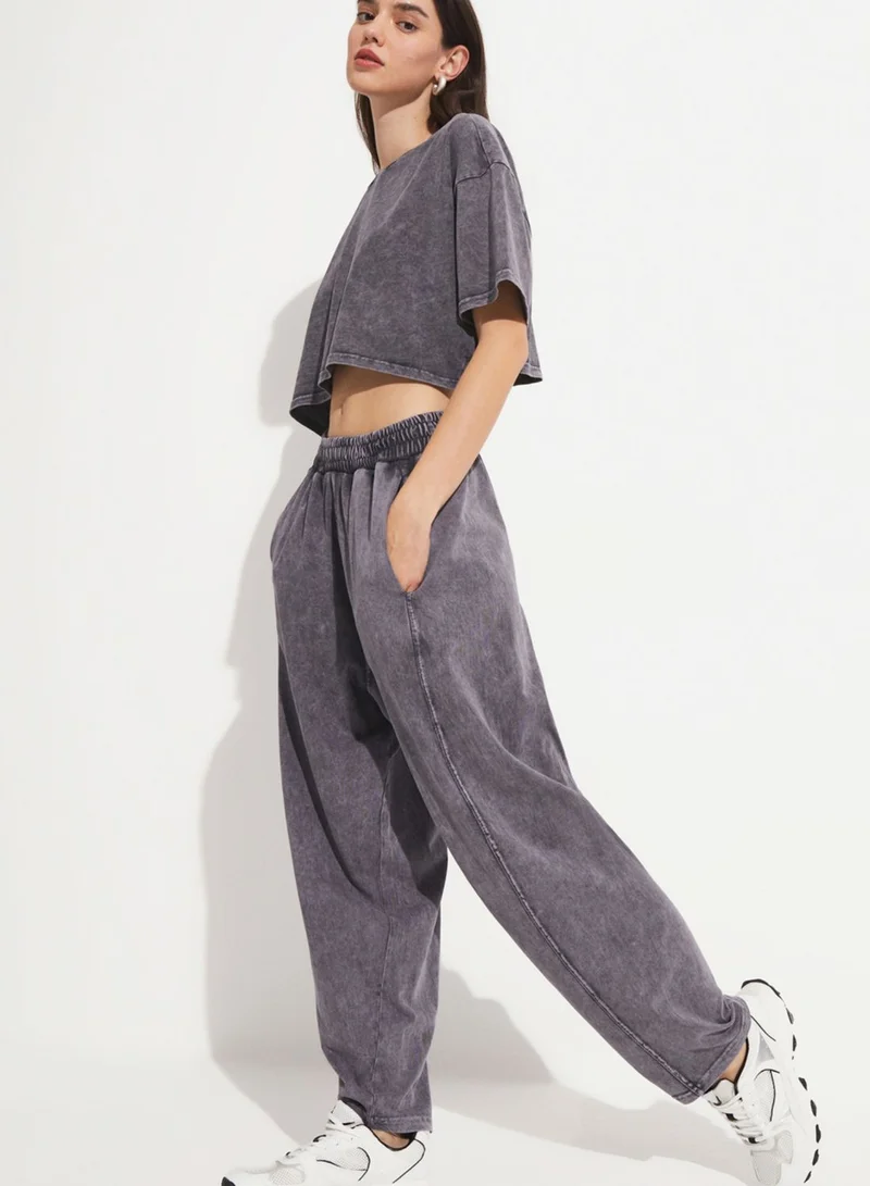 JUNE Crew Neck Crop Top And Pants Set
