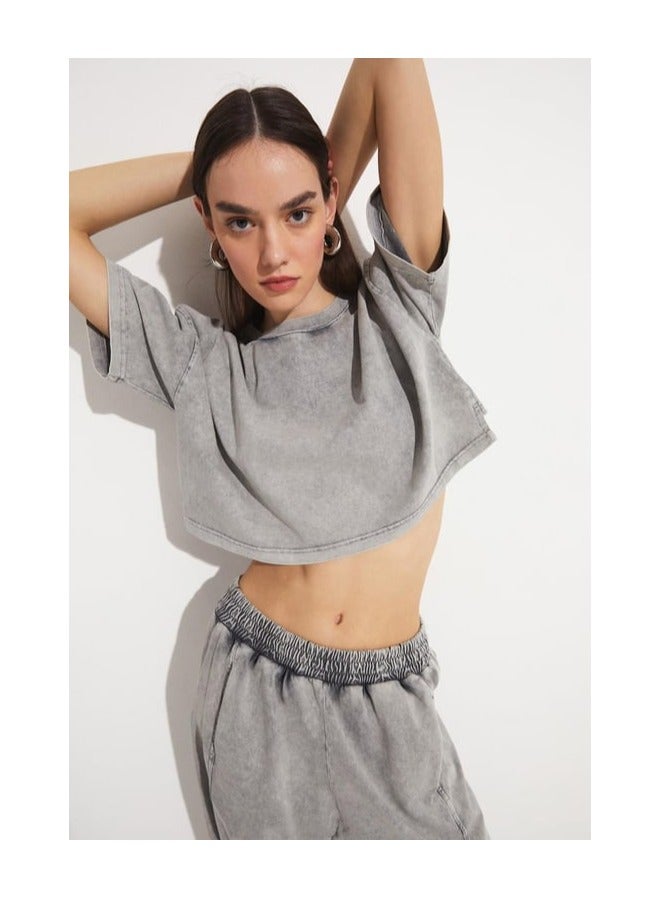 جون طقم كروب توب وبنطلون بياقة دائرية - Image 3