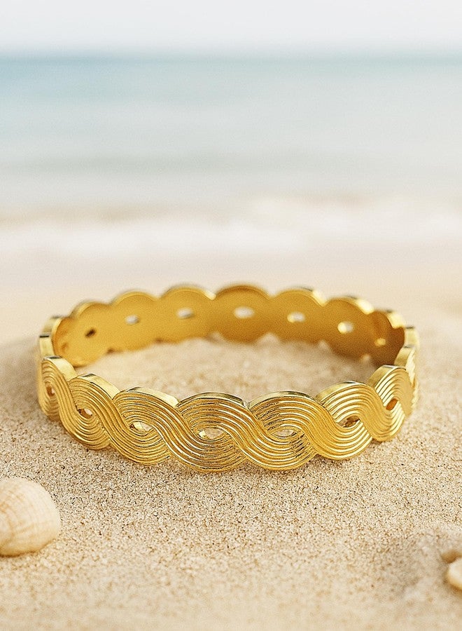 Karatcart Bohey Elegant Gold-Plated Textured Bangle with Wave Design for Women - Image 4
