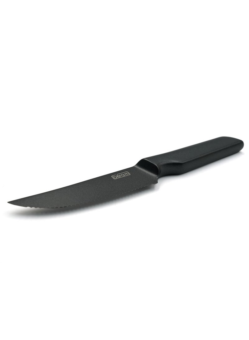 بيرام سكين ستيك بيرام بطول 4.5 بوصة، بنصل مسنن من الفولاذ المقاوم للصدأ 3CR13 مطلي بالتيتانيوم الأسود، مع مقبض من الفولاذ SS430، سكين حاد وعصري ومتین لتقطيع شرائح اللحم واللحوم بسهولة وسلاسة. - Image 1