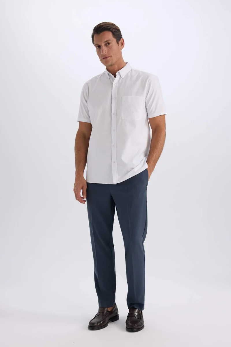 ديفاكتو Regular Fit Polo Collar Oxford Short Sleeve Shirt