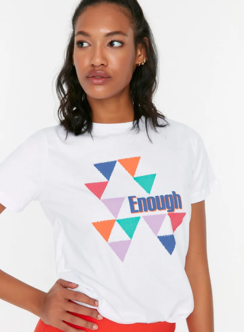 ترينديول تيشيرت بطبعة جرافيك