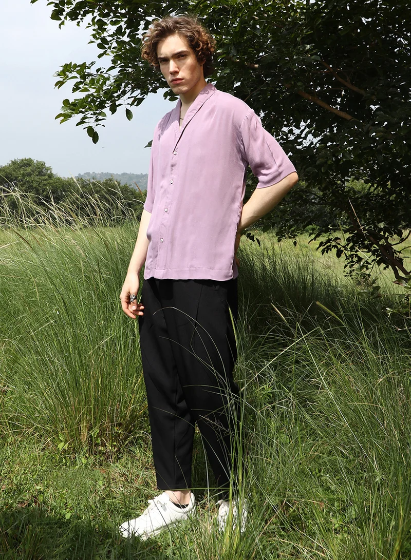 Campus Sutra Men's Mauve Purple Solid Breezy Shirt