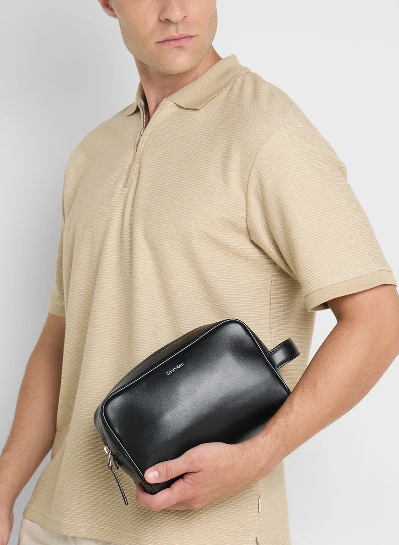 CALVIN KLEIN WASH BAG