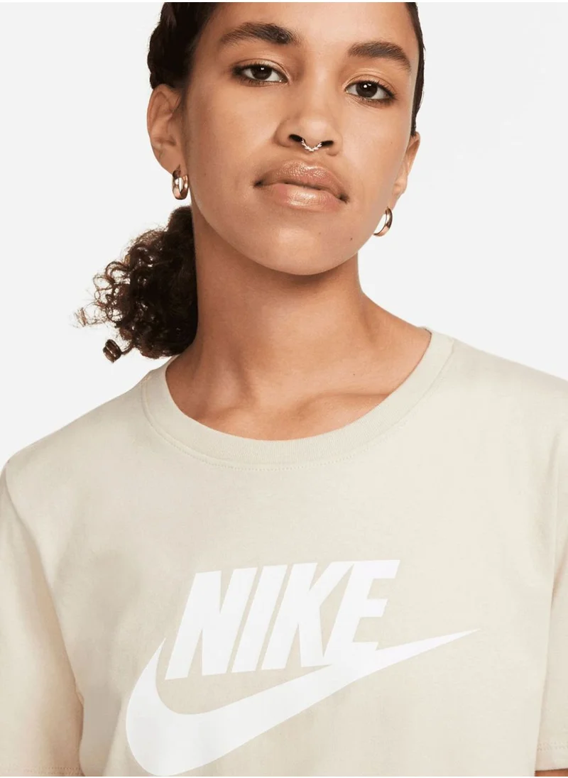 Nike Nsw Essential Cropped Logo T-Shirt