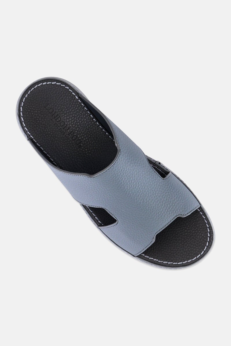 English Laundry Men Slip On Arabic Sandals, Grey - Image 4