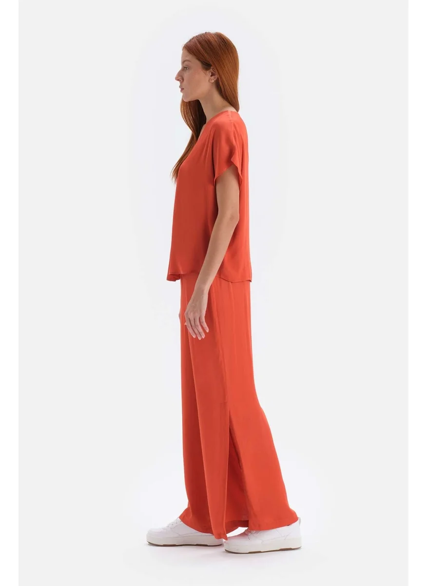 dagi Tile Satin Finish Slit Trousers
