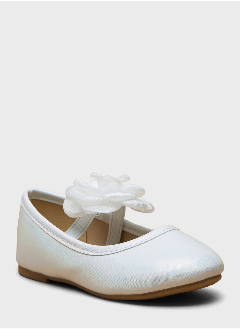 shoexpress - Kids Slip Ons Flower Detail Ballerinas - Image 1