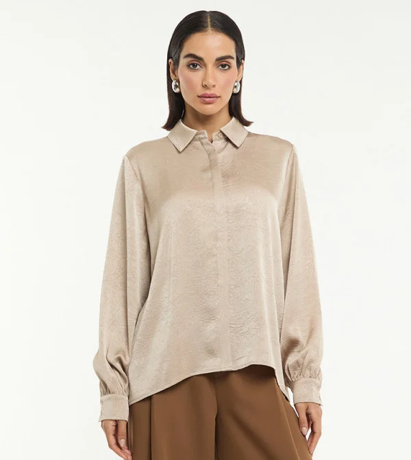 BCBG TEXTURED SATIN OVERSIZED SHIRT