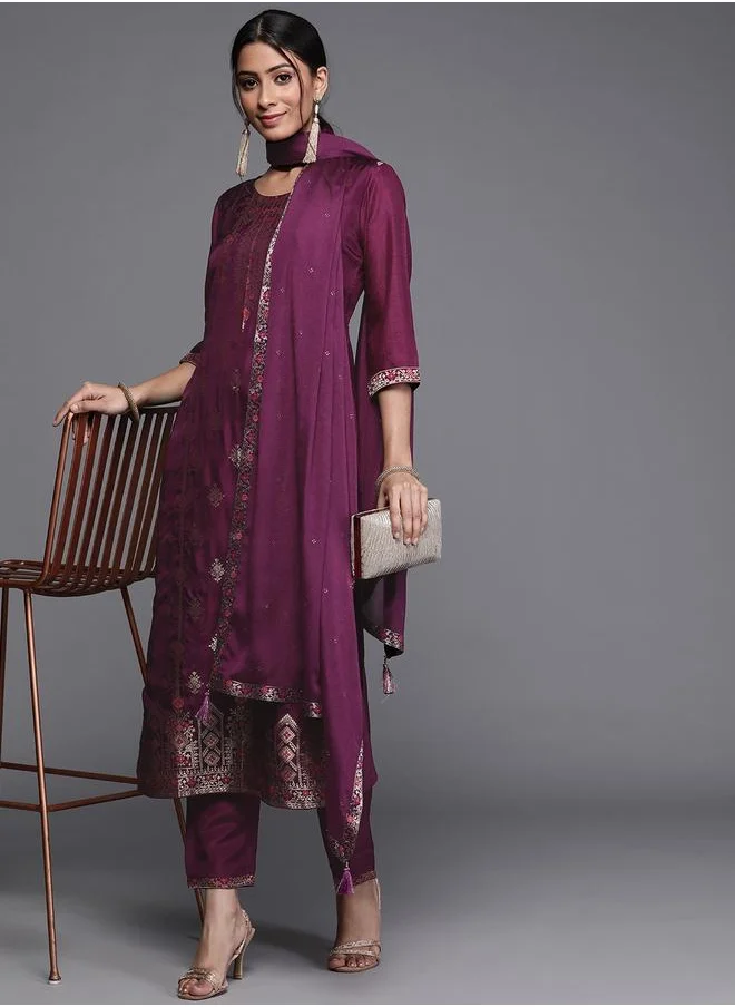 لباس Libas Silk Zari Work Kurta and Solid Trouser with Chiffon Embellished Dupatta Set