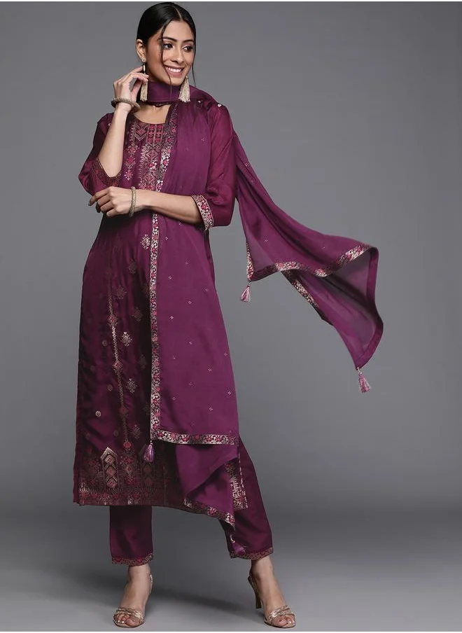 لباس Libas Silk Zari Work Kurta and Solid Trouser with Chiffon Embellished Dupatta Set