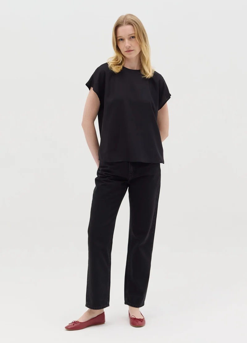 او في اس أسود