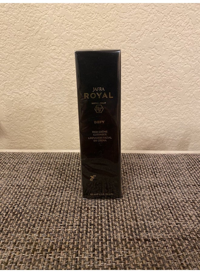 Jafra Royal Jelly Defy Rich Creme Cleanser Limpiador Facial En Crema 4.2 Fl. Oz. - Image 1