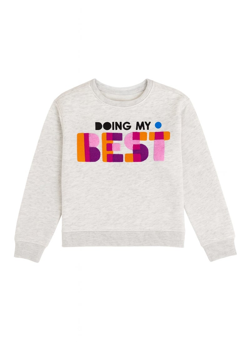 جورج سويتشرت أطفال قطن رمادي فاتح بطباعة DOING MY BEST، خامة ناعمة ومريحة ومناسب للاستخدام اليومي والمدرسة. - Image 4