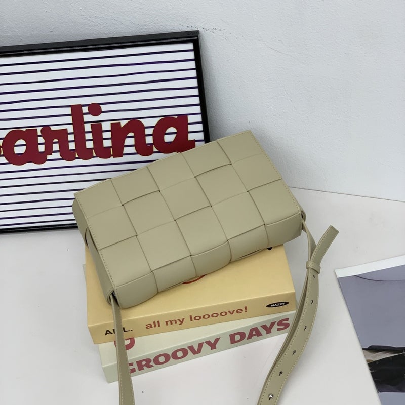 24 New Woven Mahjong Bag Casual Casual Easiest For Match Shoulder Bag Fashionable Cowhide Tofu Bag Large Capacity Pillow Bag - Image 4