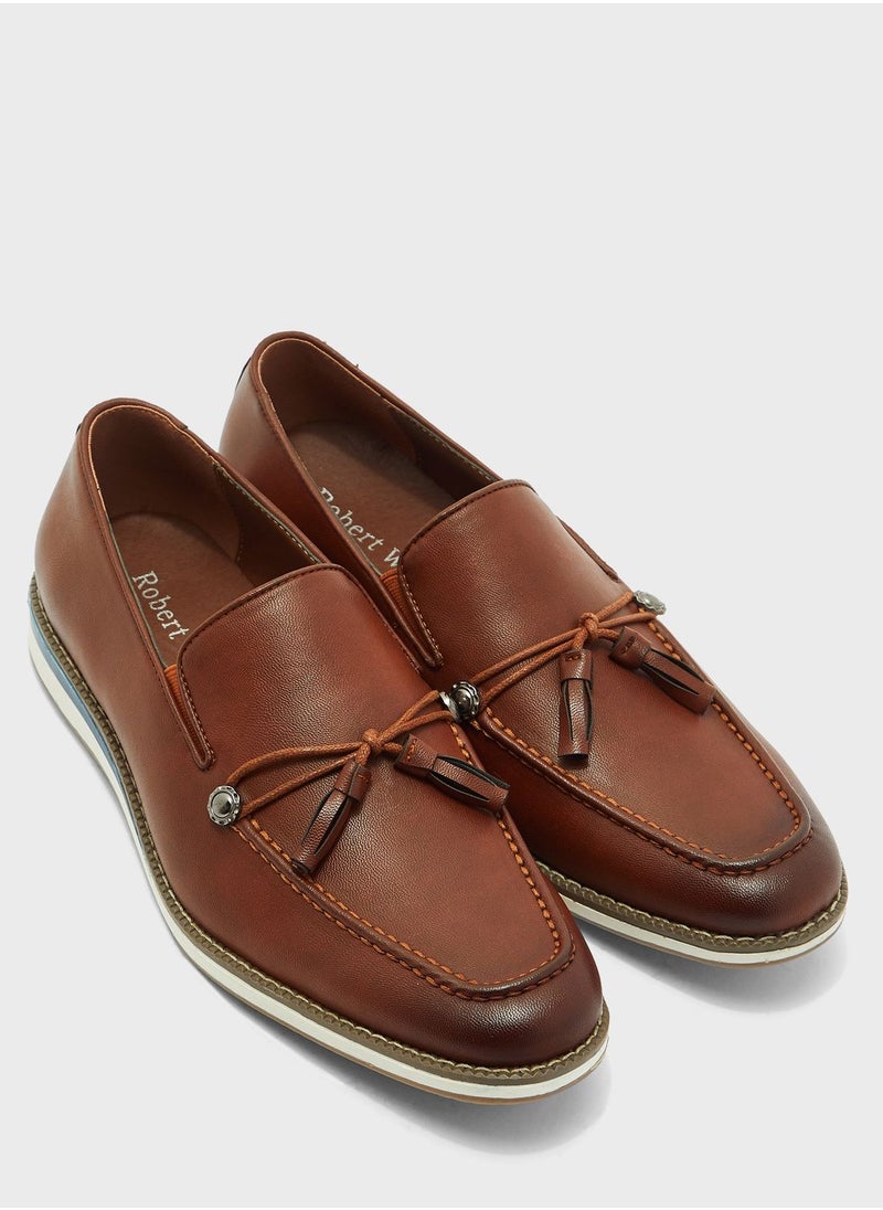 Robert Wood - Tassel Details Casual Slip Ons - Image 1