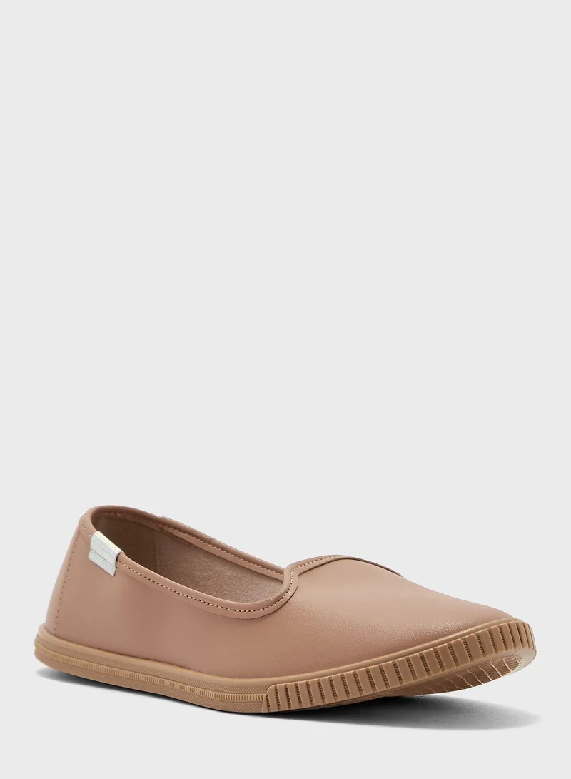 Beira Rio Brynn Pointed Toe Moccasins
