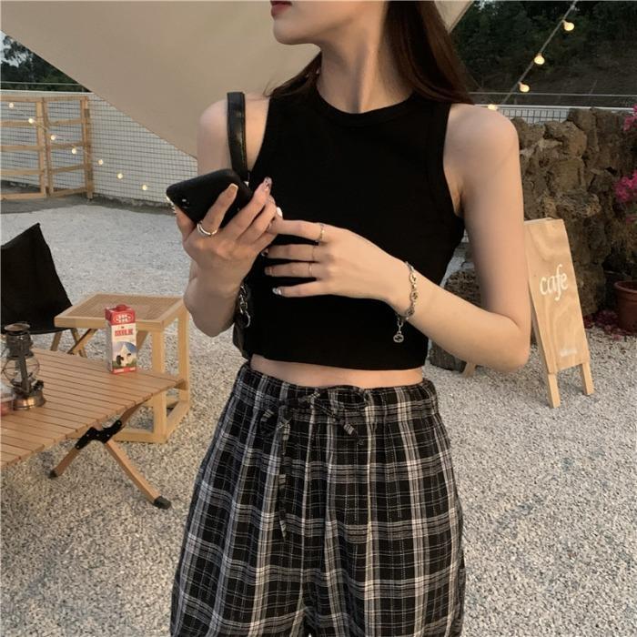 American Style Small Round Neck Slim Navel Short Outer Wearing Vest Summer 2025 New Hot Girl Sling Top Design Sense - Image 2