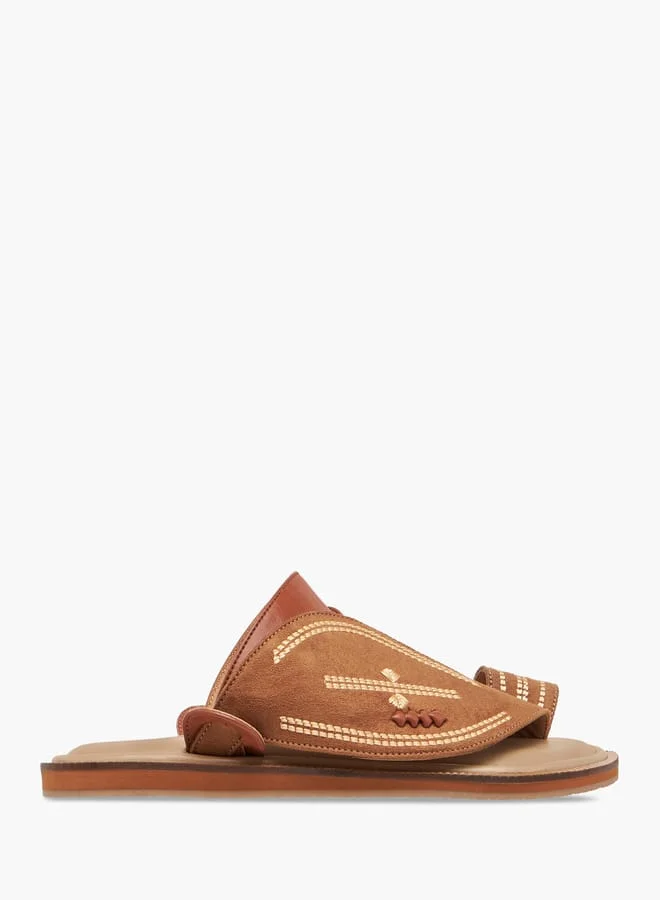 الواحة Boys Embroidered Slip-On Arabic Sandals with Toe Loop