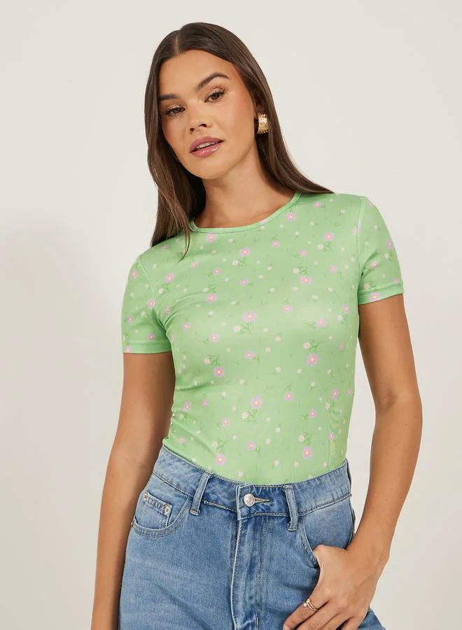 Ribbed Printed Round Neck Fitted T-Shirt