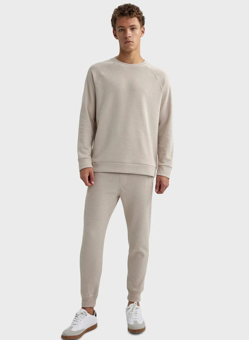 DeFacto Essential Sweatshirt