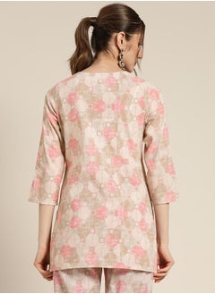 SASSAFRAS Geometric Print High Low Hem Top by Styli  - Image 4