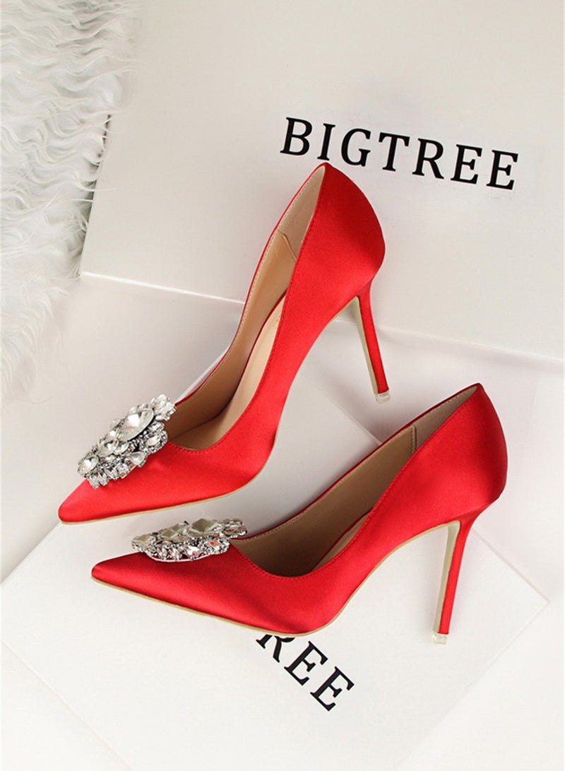 BIGTREE كعب رقيق ضيق من الكريستال اللامع مع إبزيم من الكريستال الأحمر بطول 10 سم - Image 2