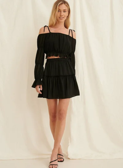 NA-KD Elastic Detail Off Shoulder Top