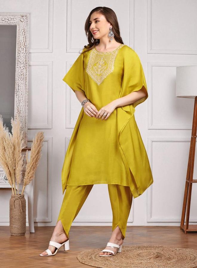 آي شين طقم كورتا مستديرة الرقبة مطرزة مع بنطلون إيشين - Image 5