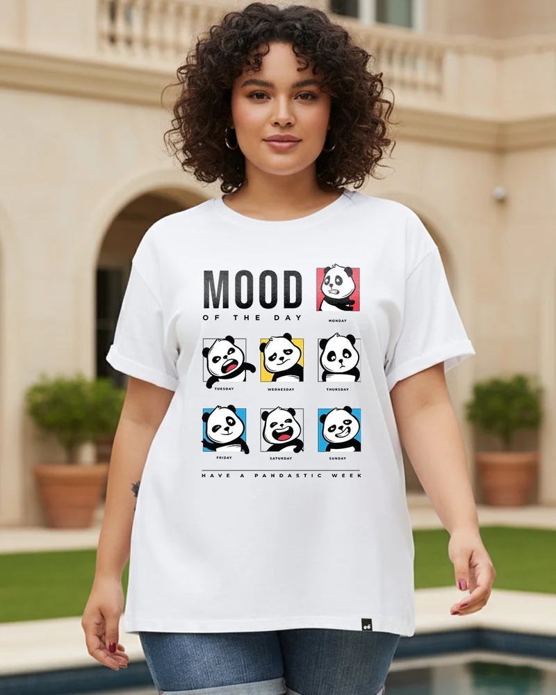 بيواكوف تيشيرت بوي فريند مقاس كبير بطبعة باندا مزاج اليوم أبيض للنساء