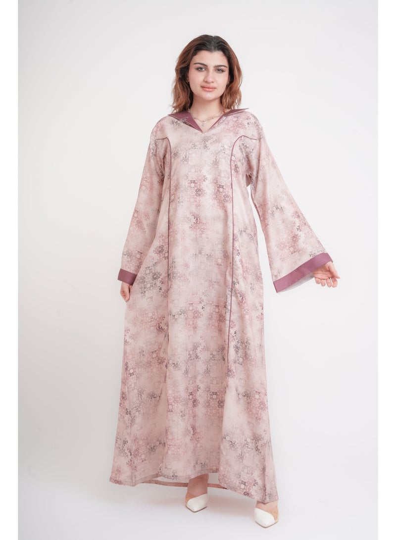 اكسا جلابية أنيقة بياقة ونقوش لون الخوخي - Image 1