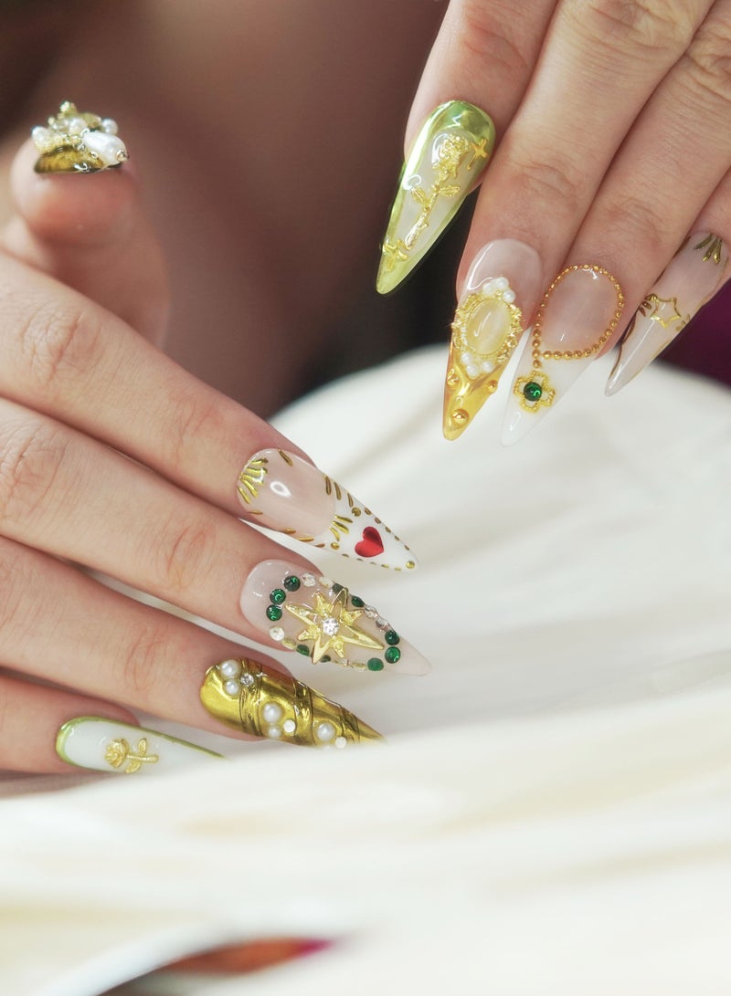  فيري الأظافر أظافر مصنوعة يدويًا بالضغط على الأظافر - أظافر مصنوعة يدويًا - أظافر كستنائية اللون كستنائي اللون مع حلي على شكل نجمة متقاطعة - تصميم أنيق مستوحى من الملكة الحمراء - قابلة لإعادة الاستخدام مع طقم تطبيق مجاني - Image 3