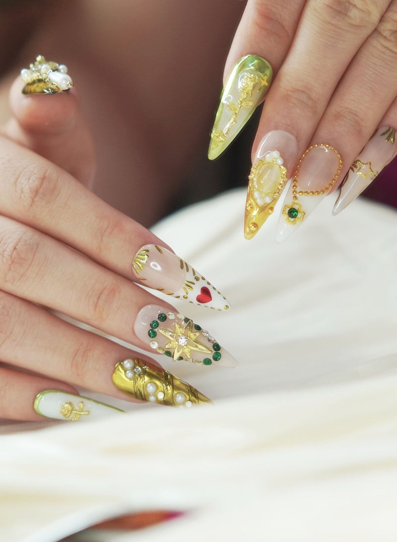  فيري الأظافر أظافر مصنوعة يدويًا بالضغط على الأظافر - أظافر مصنوعة يدويًا - أظافر كستنائية اللون كستنائي اللون مع حلي على شكل نجمة متقاطعة - تصميم أنيق مستوحى من الملكة الحمراء - قابلة لإعادة الاستخدام مع طقم تطبيق مجاني - Image 5