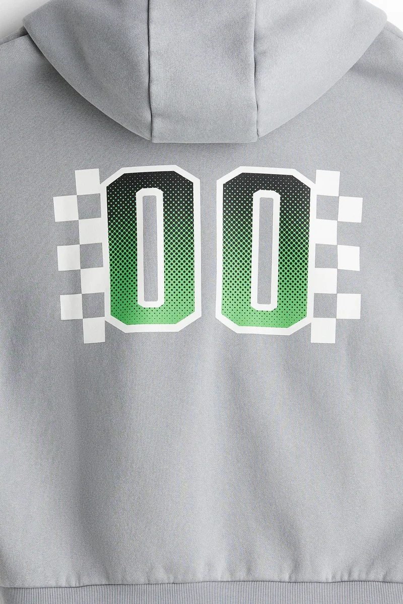 اتش اند ام هودي بقصّة فضفاضة وبسحاب كامل