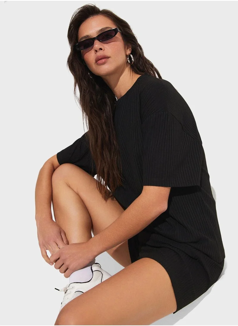JUNE Crew Neck Ruched T-Shirt & Short Set