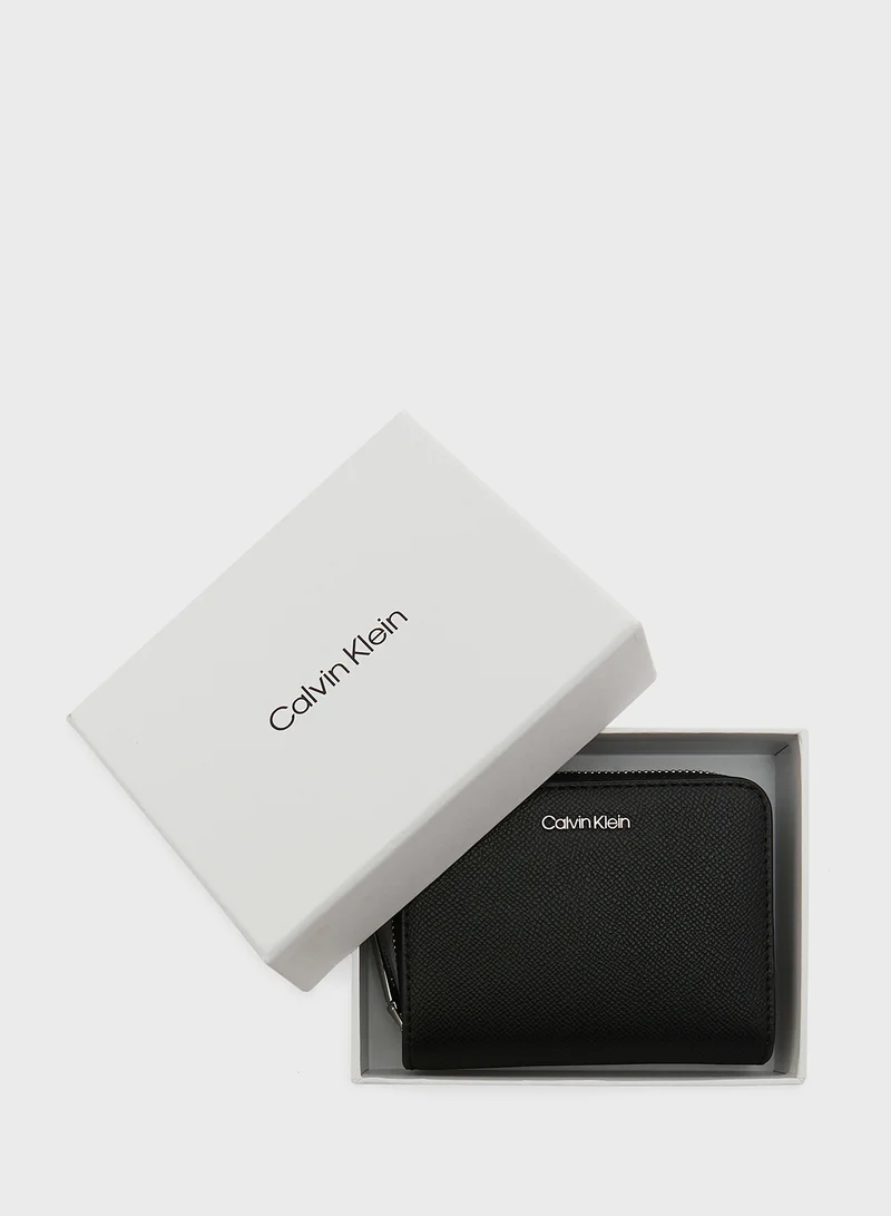 كالفن كلاين Must Medium Zip Around Wallet