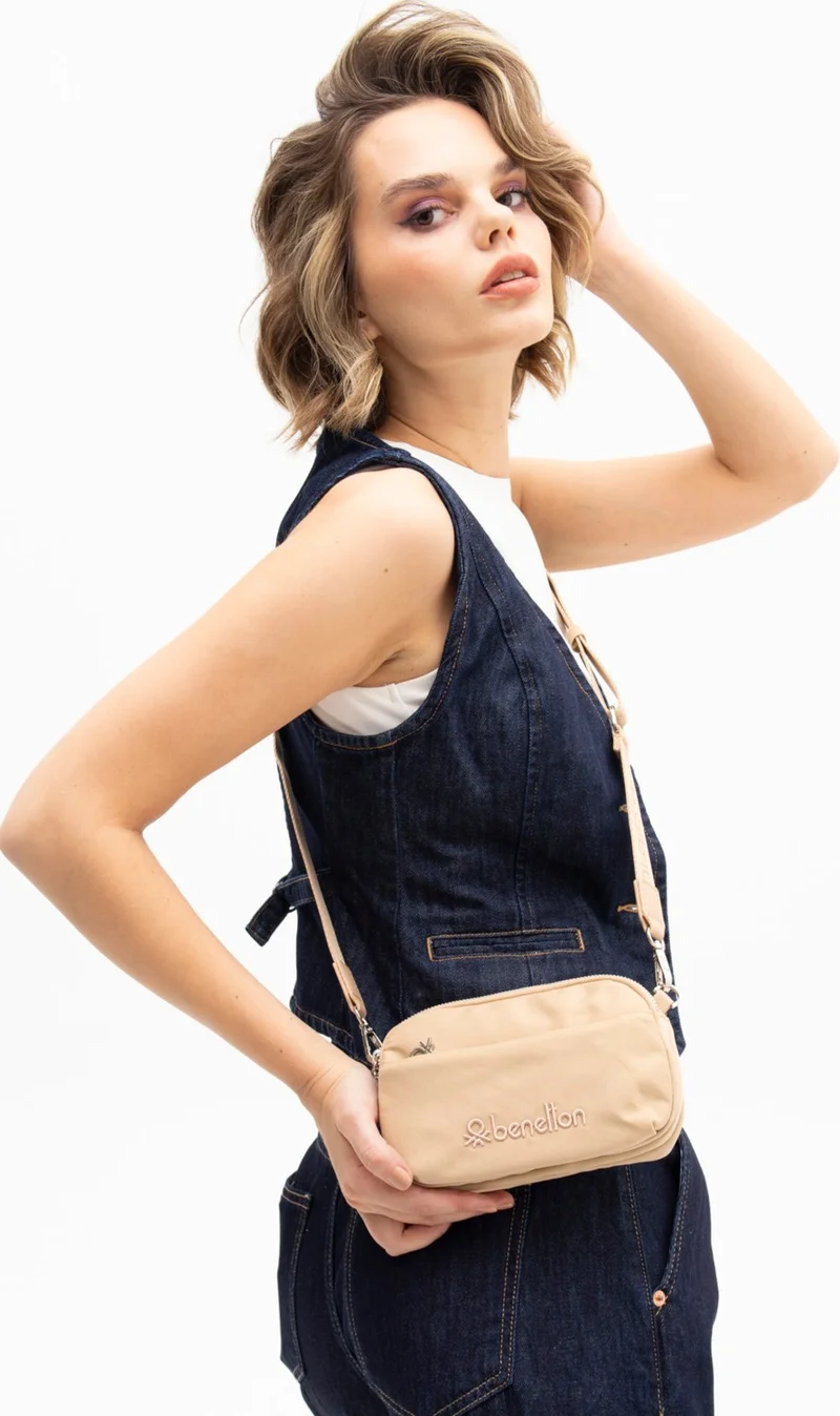 يونايتد كولورز أوف بينتيون Benetton Women's Crossbody Bag Skin BNT1205