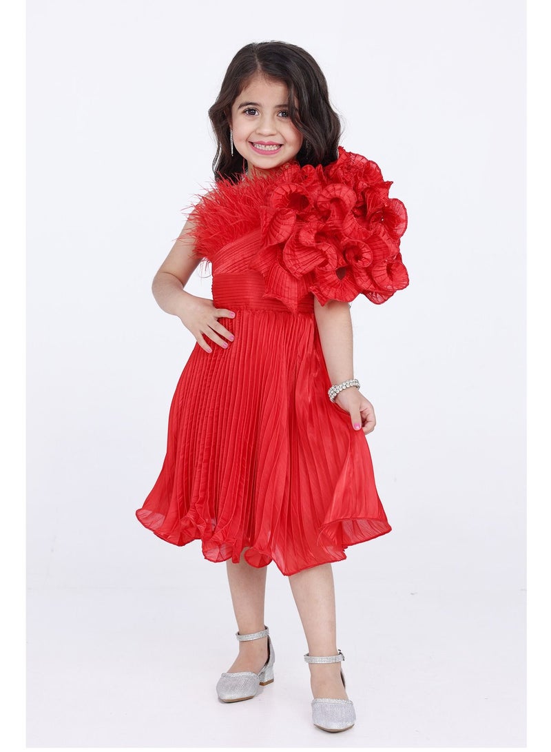 Modern Design Evening dress with feathers above the bodice, with pleats from the waist, uniform to the bottom of the dress. Shine with this elegant dress on your different occasions - Image 3