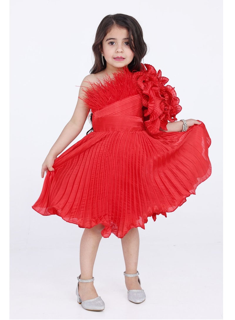 Modern Design Evening dress with feathers above the bodice, with pleats from the waist, uniform to the bottom of the dress. Shine with this elegant dress on your different occasions - Image 2