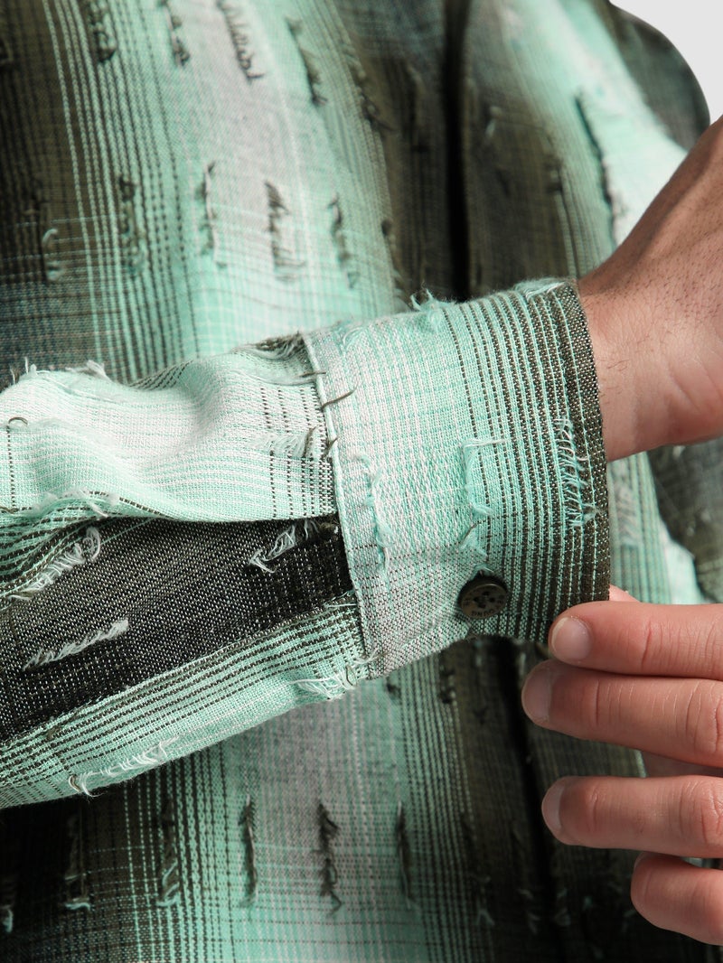 بيونغ قميص كاروهات أخضر ممزق - Image 4